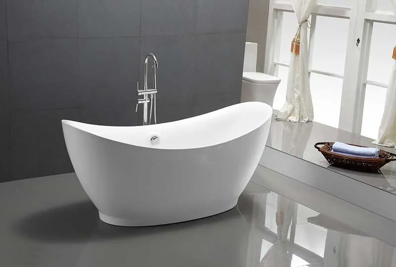 Anzzi Reginald Series 5.67 ft. Freestanding Bathtub in White