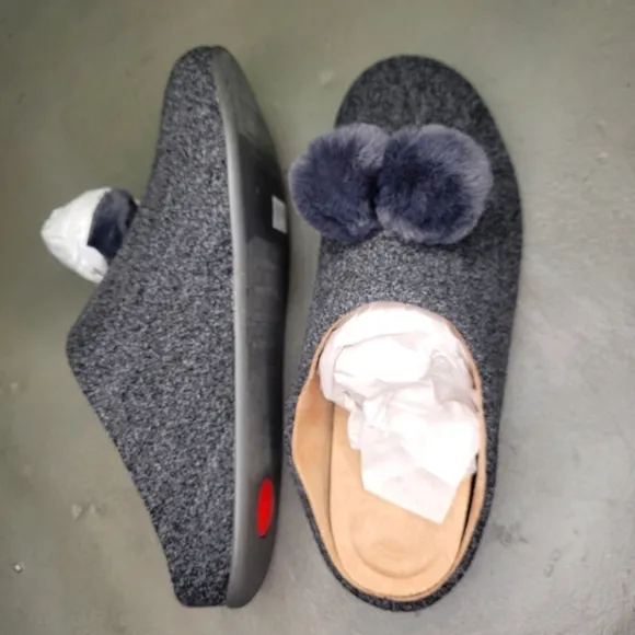 [BNIB] Fitflop Chrissie Pom Pom Felt Slippers Size 6 ⚫️⚫️