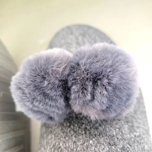 [BNIB] Fitflop Chrissie Pom Pom Felt Slippers Size 6 ⚫️⚫️