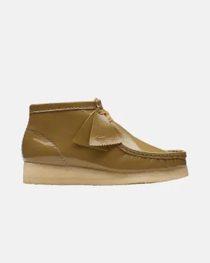 CLARKS ORIGINALS WOMENS WALLABEE BOOTS DARK OLIVE PATENT