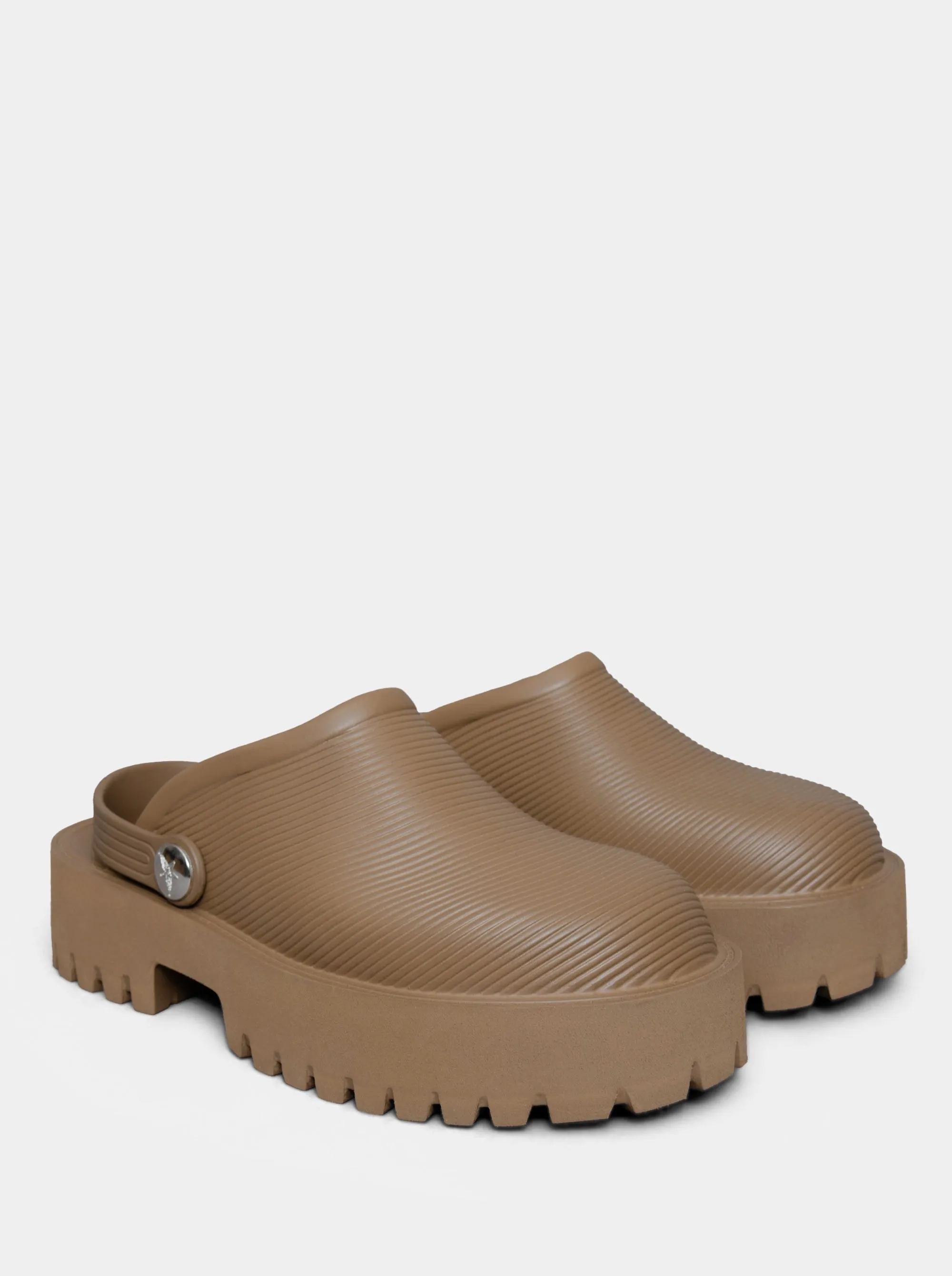 COSMOS Latte SLIPPERS