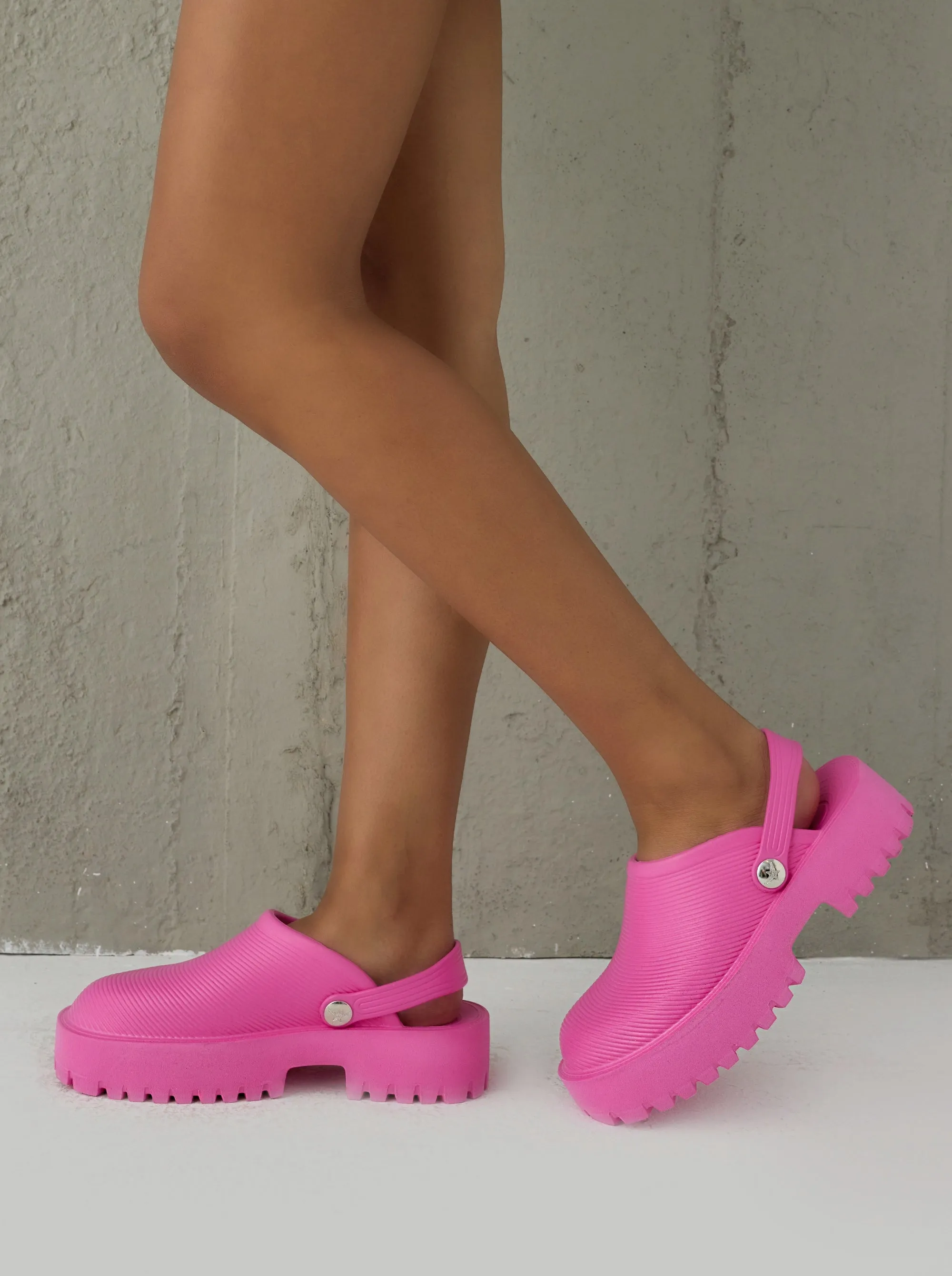 COSMOS PINK SLIPPERS