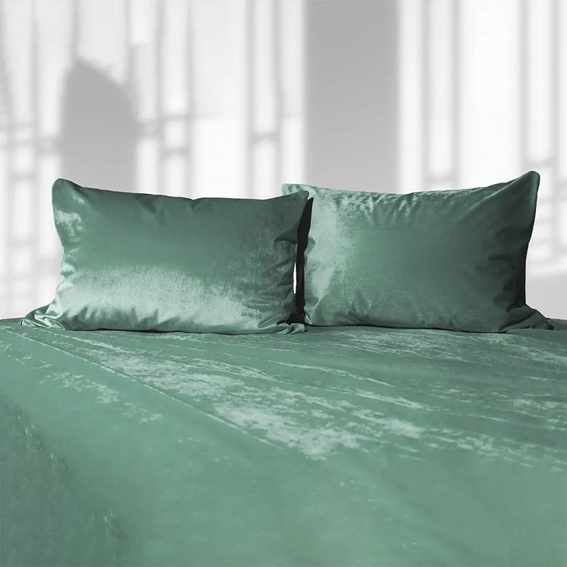 Liberator Fascinator Liquid Velvet Pillows & Sheet Set