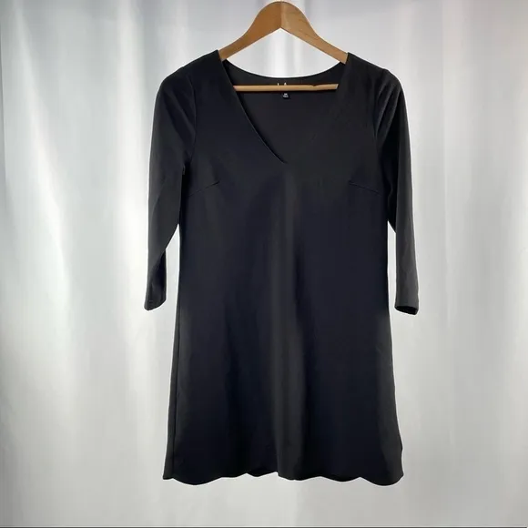 Lulus Love It All Three-Quarter Sleeve Scalloped Shift Dress in Black Size XS