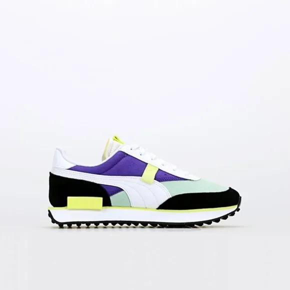Puma Future Rider Play on Jr. New. Kids Size: 4y