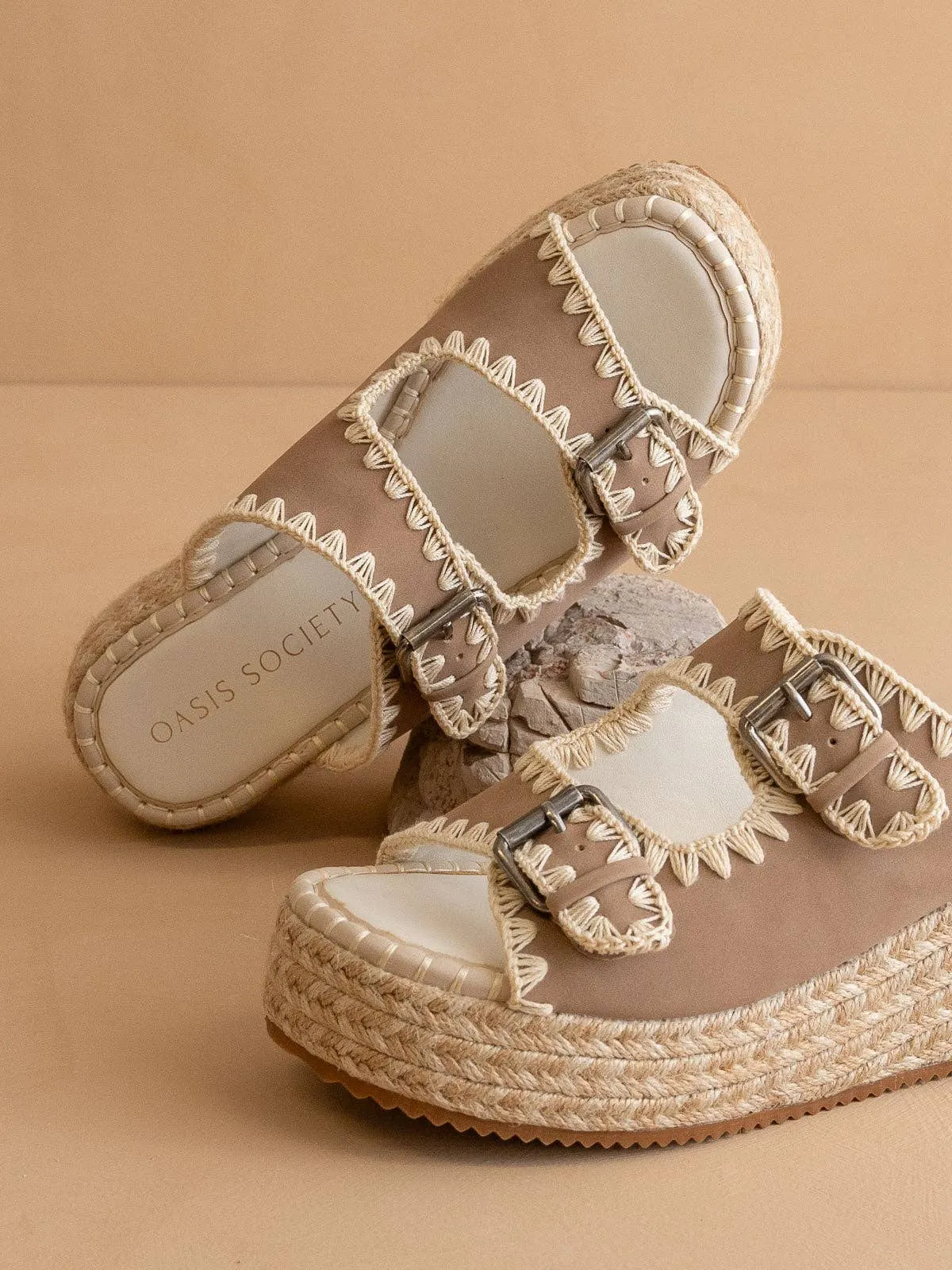 The Eugenia | Cedar Wood Embroidered  Raffia Platform Slide